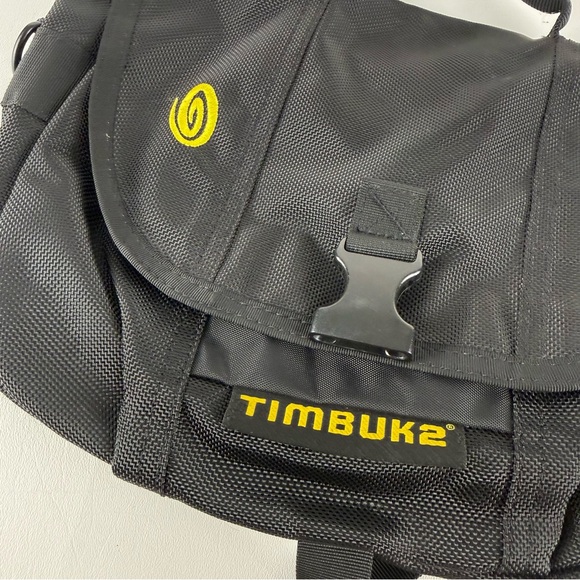 Timbuk2 Black Classic Messenger Bag - Picture 2 of 13